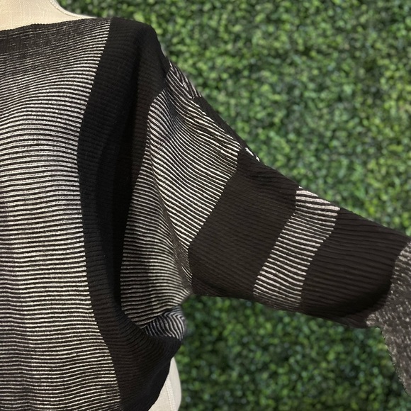 Philosophy Black & Gray Sweater NWT - Picture 4 of 7